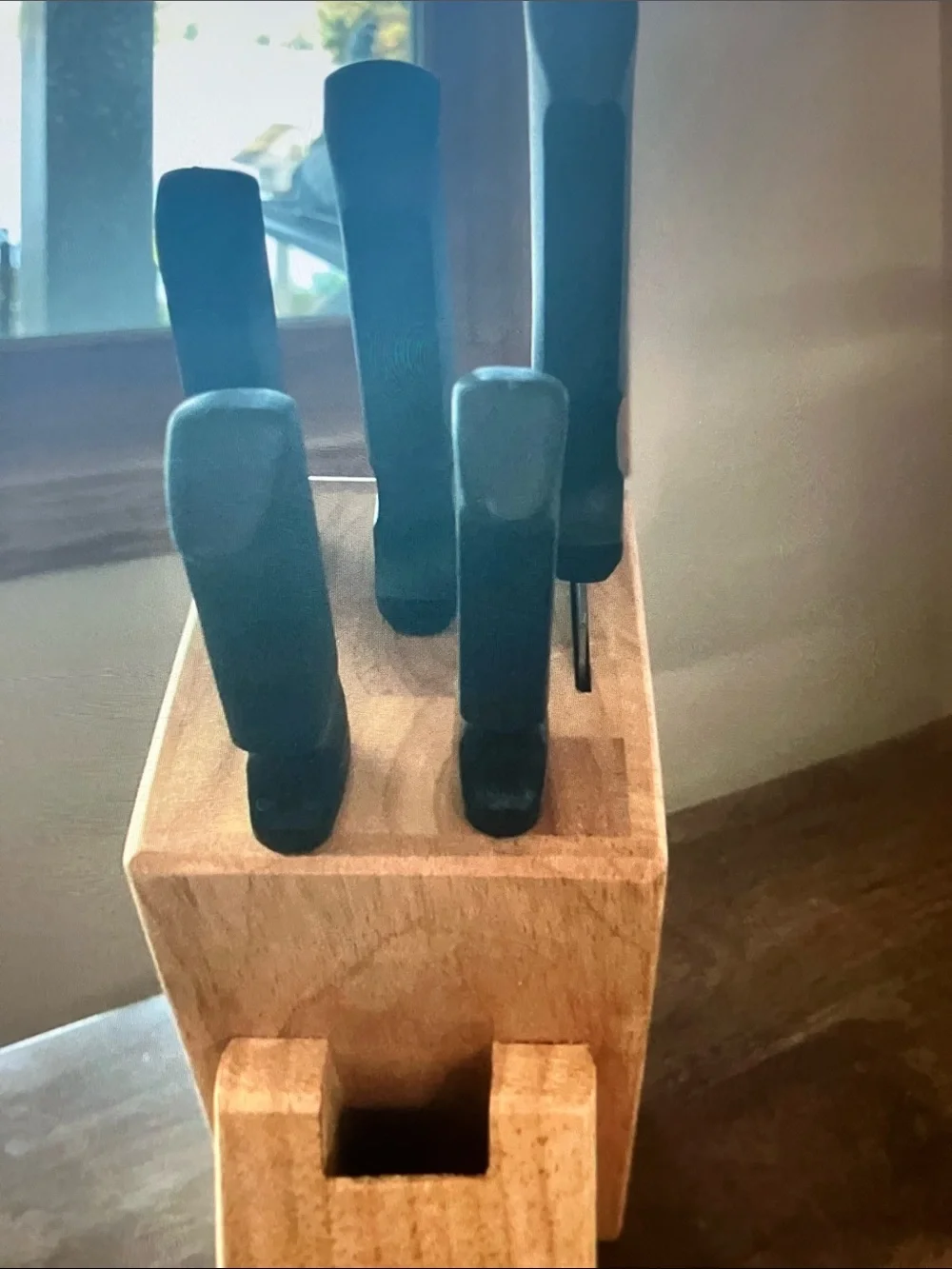 Farberware Black Handle Knife Block with Natural Wood Block no scissors